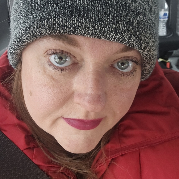 Meet your Posher, Diane Latiece (TC or Red) to Family & Friends - Picture 10 of 11